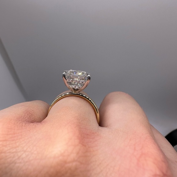 6.08 carat g vs1 radiant cut Diamond Engagement ring solitaire - Picture 6 of 11